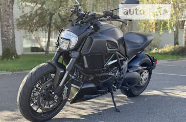 Мотоцикл Круизер Ducati Diavel 2015 в Киеве