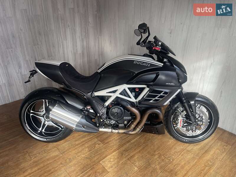 Мотоцикл Круізер Ducati Diavel 2012 в Києві