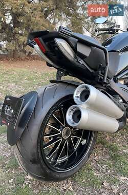 Мотоцикл Круізер Ducati Diavel 2013 в 
