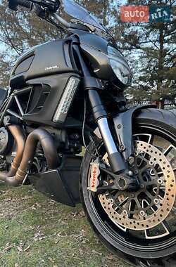 Мотоцикл Круізер Ducati Diavel 2013 в 