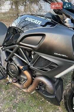 Мотоцикл Круізер Ducati Diavel 2013 в 