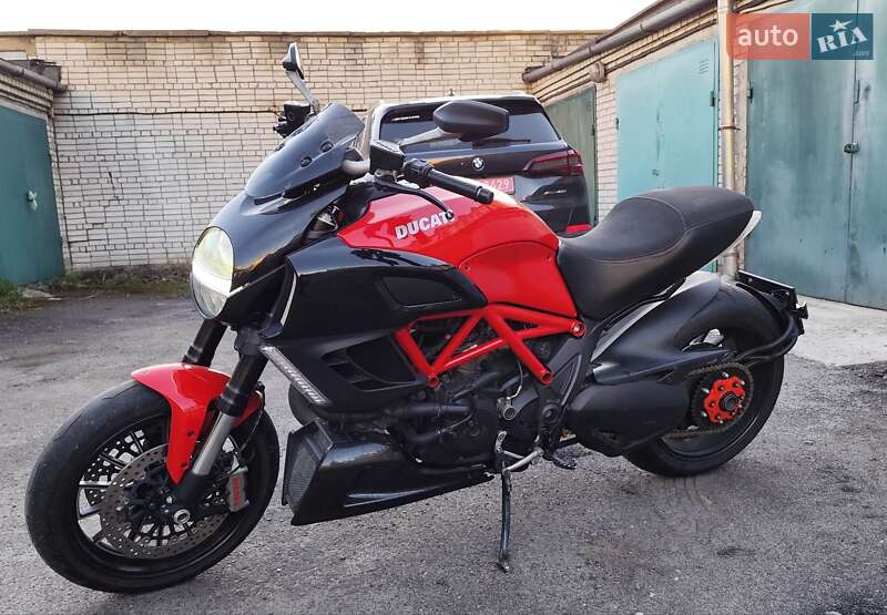 Мотоцикл Многоцелевой (All-round) Ducati Diavel 2013 в Львове