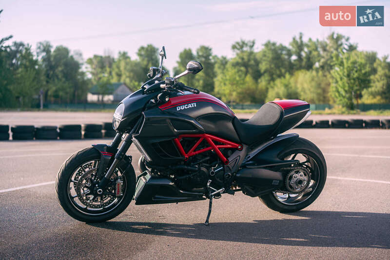 Мотоцикл Без обтікачів (Naked bike) Ducati Diavel 2012 в Києві
