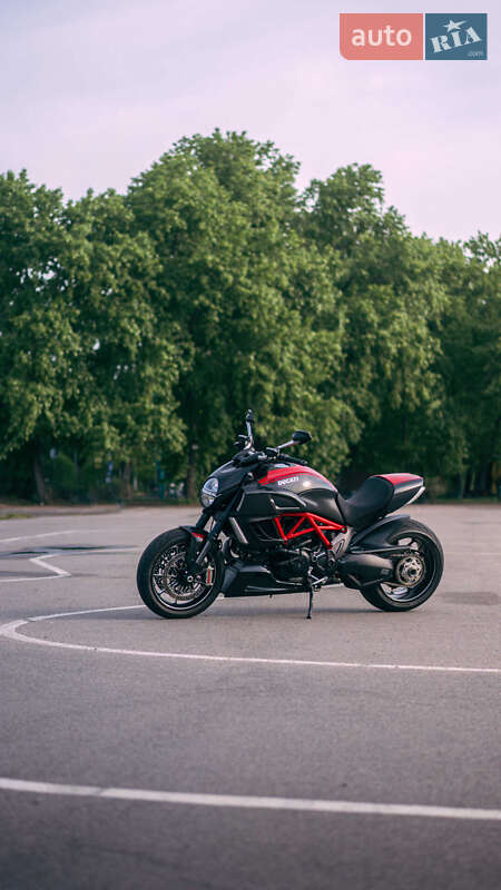 Мотоцикл Без обтікачів (Naked bike) Ducati Diavel 2012 в Києві