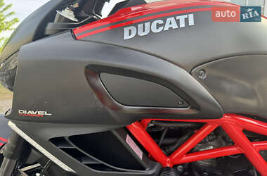 Мотоцикл Без обтекателей (Naked bike) Ducati Diavel 2012 в 