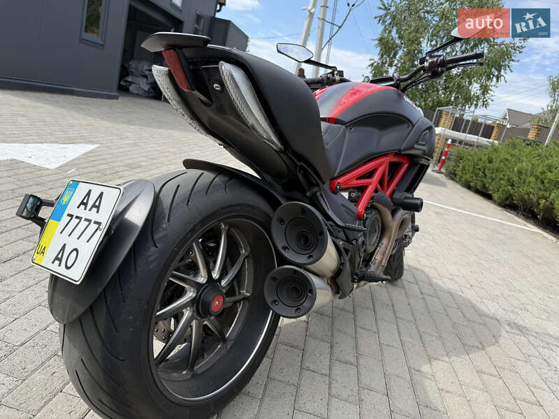 Мотоцикл Круизер Ducati Diavel 2015 в 