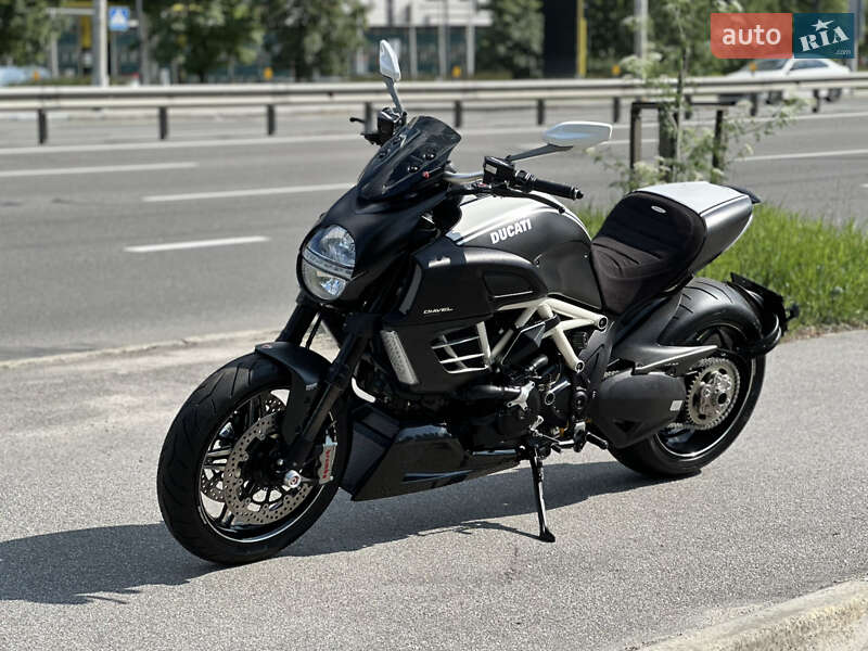 Мотоцикл Круизер Ducati Diavel 2012 в Киеве фото 2 Мотоцикл Круизер Ducati Diavel 2012 в Киеве