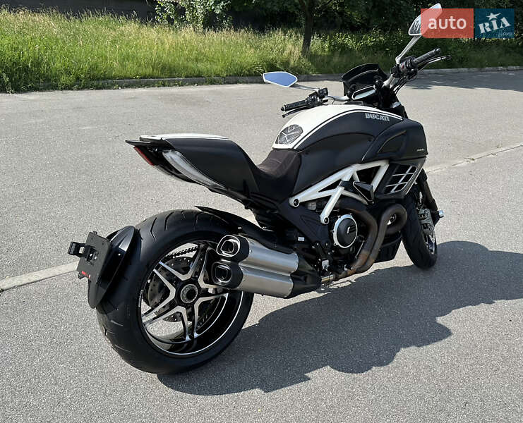 Мотоцикл Круизер Ducati Diavel 2012 в Киеве фото 9 Мотоцикл Круизер Ducati Diavel 2012 в Киеве
