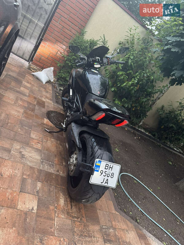 Ducati Diavel 2012