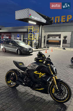 Мотоцикл Без обтекателей (Naked bike) Ducati Diavel 2022 в 