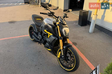 Мотоцикл Без обтекателей (Naked bike) Ducati Diavel 2022 в 