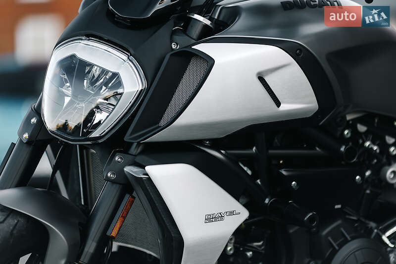 Мотоцикл Круизер Ducati Diavel 2020 в Днепре