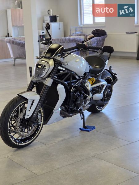 Мотоцикл Круізер Ducati Diavel 2019 в Чернівцях