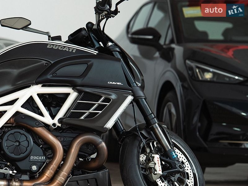 Мотоцикл Круизер Ducati Diavel 2013 в Киеве