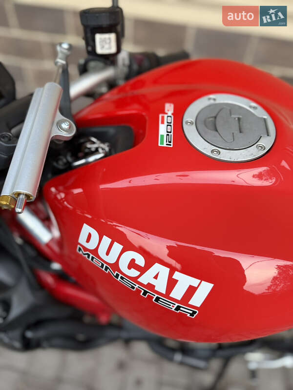 Спортбайк Ducati Monster 1200 2014 в Черновцах