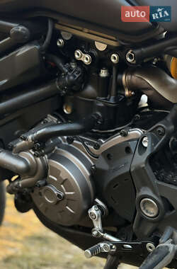Мотоцикл Классик Ducati Monster 821 2018 в 