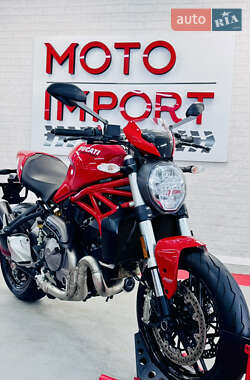 Спортбайк Ducati Monster 821 2018 в 
