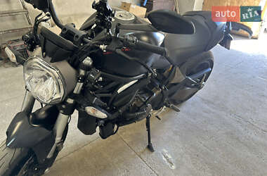 Мотоцикл Без обтекателей (Naked bike) Ducati Monster 821 2016 в 