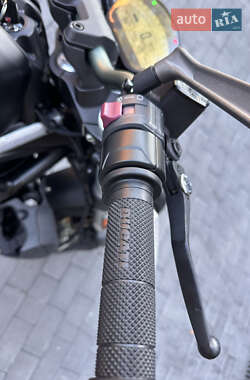 Спортбайк Ducati Monster 821 2016 в 