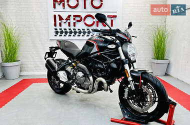 Спортбайк Ducati Monster 821 2020 в 