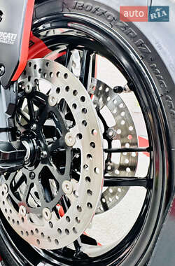 Спортбайк Ducati Monster 821 2020 в 