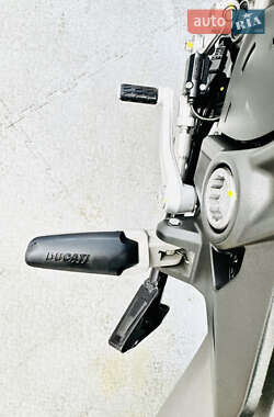 Спортбайк Ducati Monster 821 2020 в 