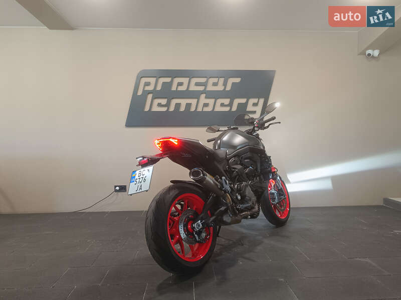 Мотоцикл Без обтекателей (Naked bike) Ducati Monster Plus 937 2022 в Львове