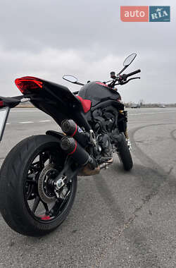 Мотоцикл Без обтекателей (Naked bike) Ducati Monster 2023 в 