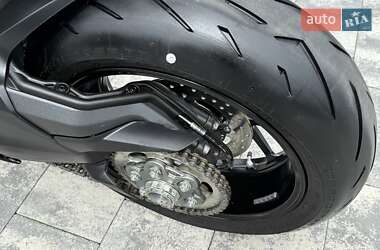 Спортбайк Ducati Panigale V2 2024 в 