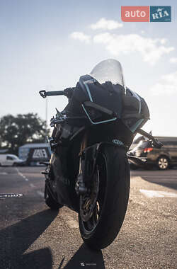 Спортбайк Ducati Panigale V4 2020 в 