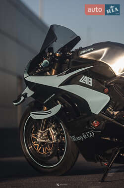 Спортбайк Ducati Panigale V4 2020 в 