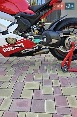 Спортбайк Ducati Panigale V4 2018 в 