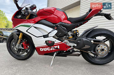 Спортбайк Ducati Panigale V4S 2019 в 