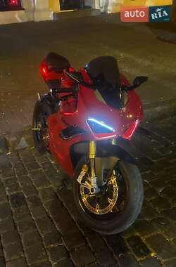 Спортбайк Ducati Panigale V4S 2022 в 