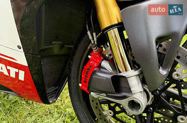 Спортбайк Ducati Panigale V4S 2019 в 