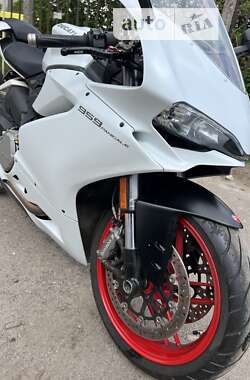 Спортбайк Ducati Panigale 2015 в 