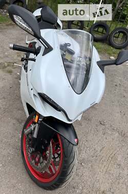 Спортбайк Ducati Panigale 2015 в 