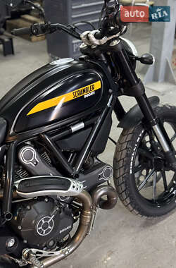 Скремблер Ducati Scrambler 2015 в 