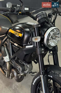 Скремблер Ducati Scrambler 2015 в 