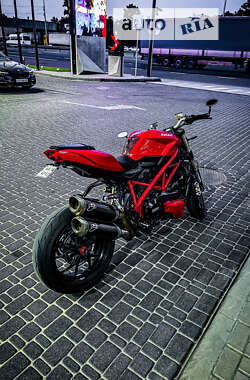 Ducati streetfighter store 848 olx