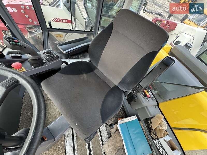 Каток грунтовый Dynapac CC 2017 в Каменском