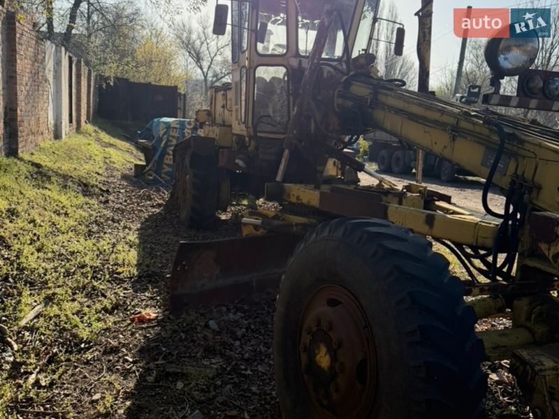Автогрейдер ДЗ 143-1 1989 в Олександрії