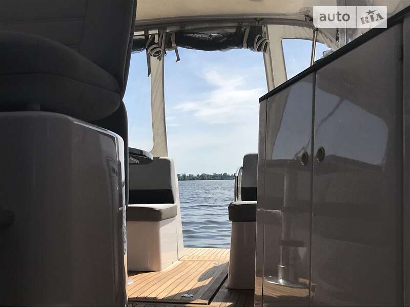 Моторная яхта Elan Power 2015 в Киеве фото 6 Моторная яхта Elan Power 2015 в Киеве