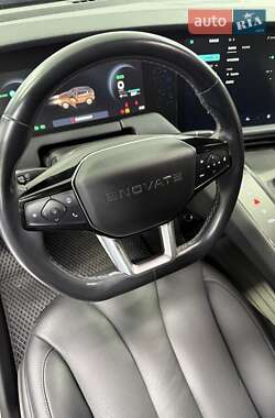 Внедорожник / Кроссовер Enovate ME7 2021 в 