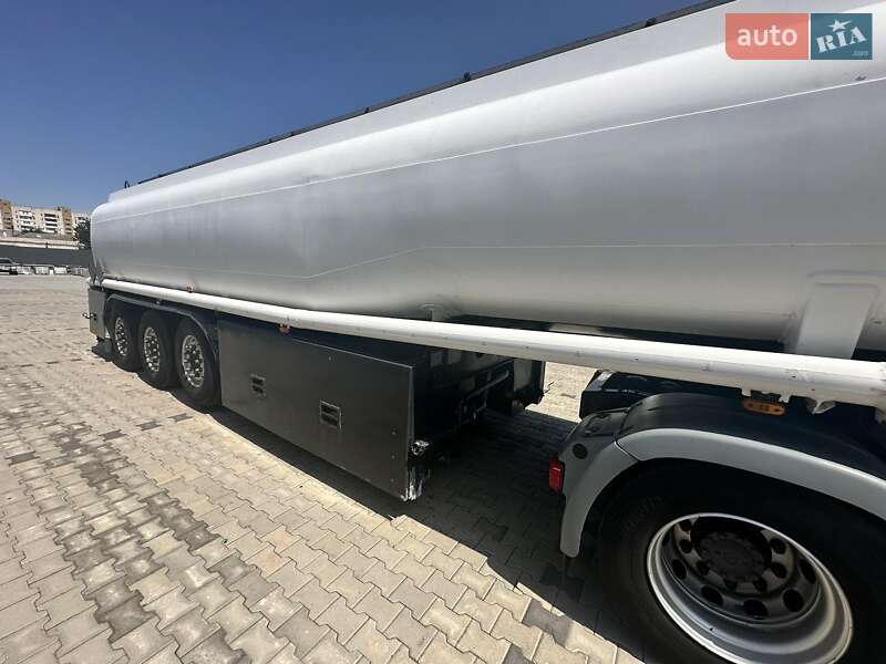 Цистерна напівпричіп Esterer DHE0189T 2001 в Черкасах фото 6 Цистерна напівпричіп Esterer DHE0189T 2001 в Черкасах