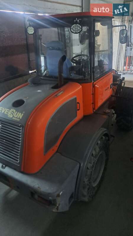 Телескопический погрузчик Everun 2500T 2019 в Киеве фото 8 Телескопический погрузчик Everun 2500T 2019 в Киеве
