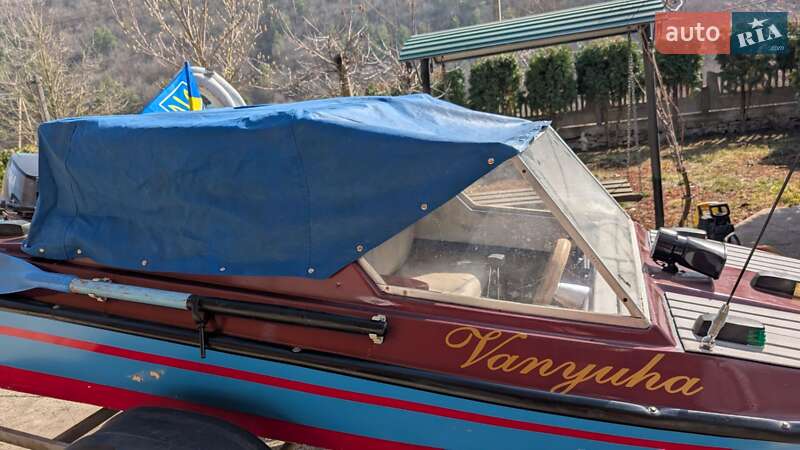 Катер Fairline Phantom 1986 в Залещиках