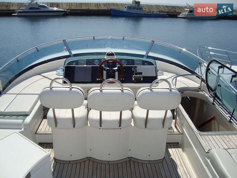 Моторная яхта Fairline Squadron 2002 в Одессе