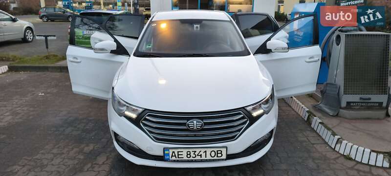Седан FAW B30 2019 в Львові