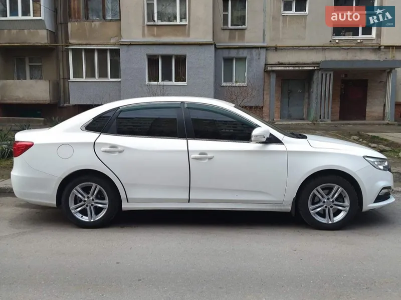 FAW B30 2019 VIN LFP83ACC8K1D45329 фото оголошення 10 з 34